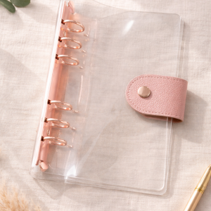 Elegancki segregator budżetowy A6 – różowe okucia